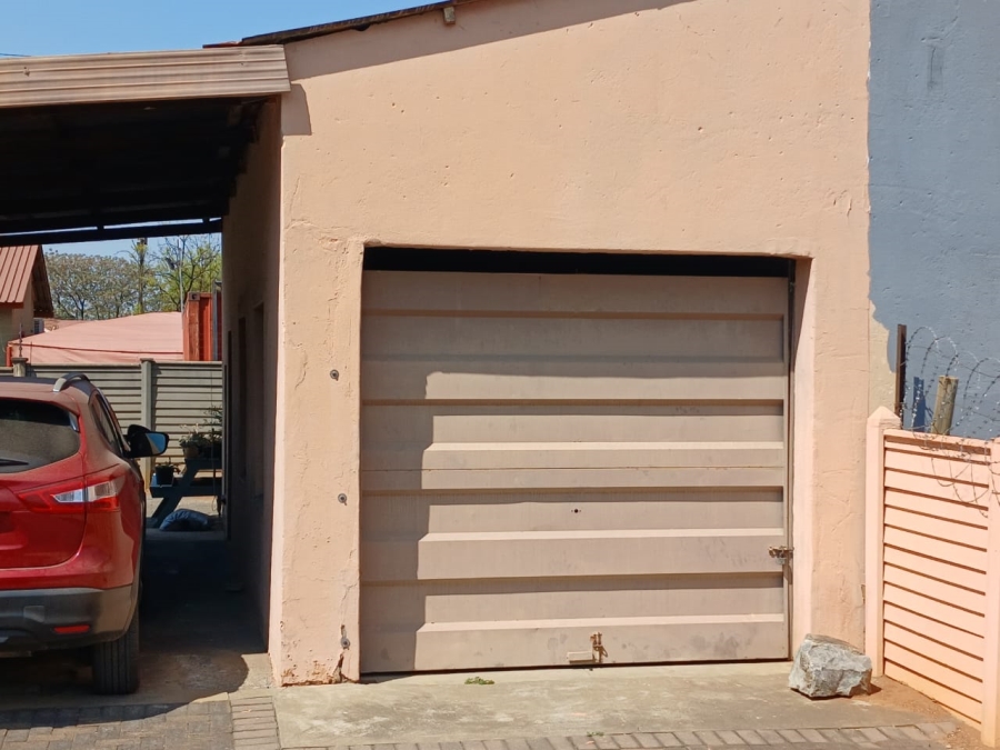 3 Bedroom Property for Sale in Mid Town North West